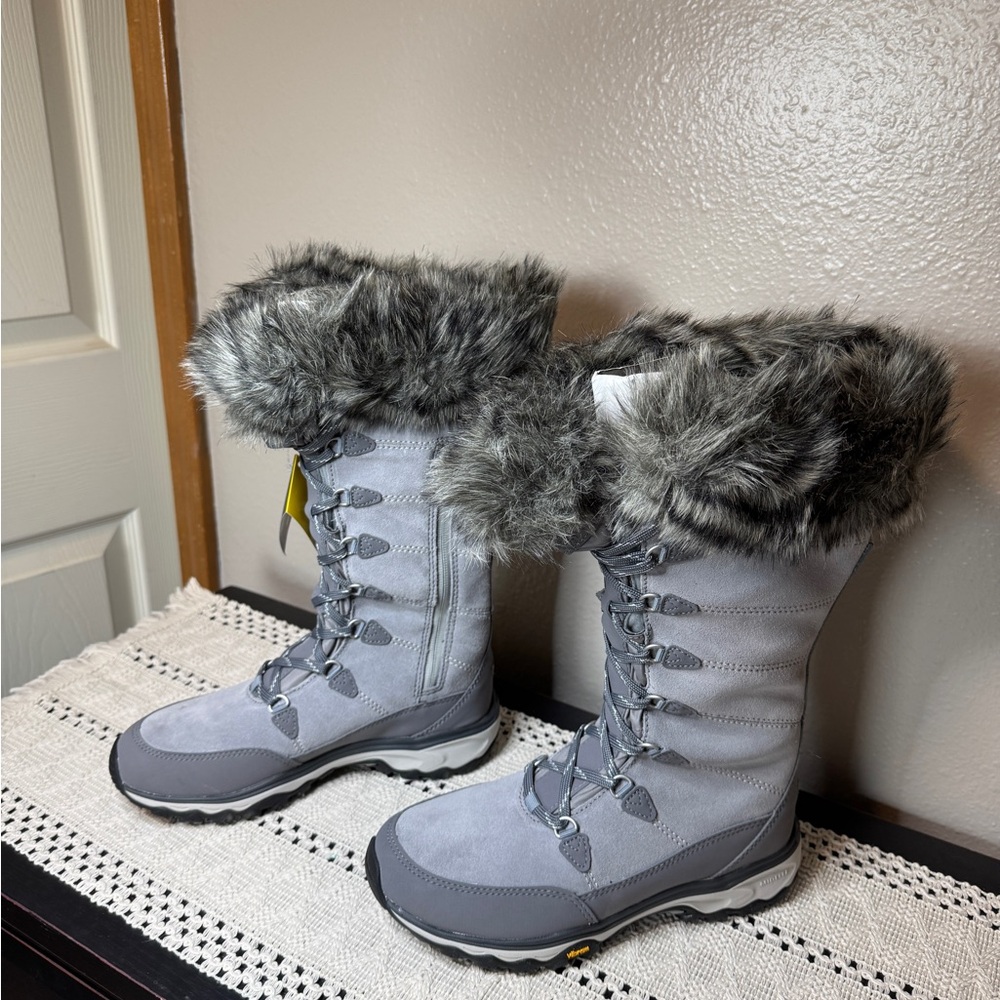 Eddie Bauer Women’s Cinder W. Solstice II Leather Fur-Trimmed Winter Boots - Picture 4 of 6